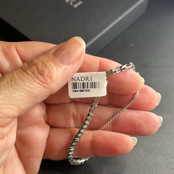 Nadri Green Cubic Zirconia Tennis Bracelet NWT - Picture 5 of 7